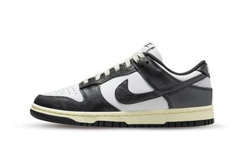 Nike Dunk Low Vintage Panda (W), Kleding | Dames, Nieuw