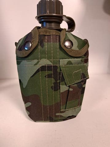 Veldfles camouflage Fosco (nieuw) (Kampeerartikelen, Overig), Caravans en Kamperen, Ophalen of Verzenden, Nieuw