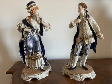 Carl Thieme, Dresden - Beeldje (2) - Porselein
