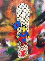 CASH - SUPERMAN BY LOUIS VUITTON !