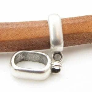 1 x DQ metaal schuiver met oog 17x5mm voor 10x6mm leer an..., Ophalen of Verzenden, Nieuw, Bedel