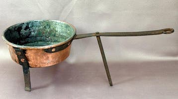 pre industrieel - Steelpan - driepoot handgeslagen - koper,