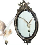 Ovale spiegel in zwart met zilver bekroond door cupido met p, Ophalen of Verzenden