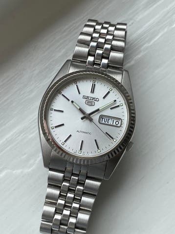 Vintage Seiko SKXJ89 (voorganger SNXJ89), Staal, Verzenden, Polshorloge, Zo goed als nieuw