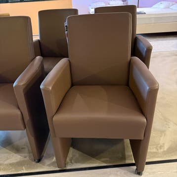 Eetfauteuil Caro - Leder (set van 4) - Bruin - Weber, Ophalen of Verzenden, Nieuw, Leer, Klassiek