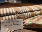 Textiel - 550 cm - 100 cm - Antieke stoffen