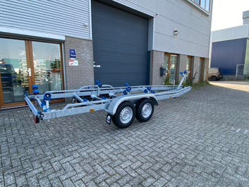 Nieuwe boottrailer Vlemmix geremd vanaf € 3085,- incl. btw !, Watersport en Boten, Ophalen, 1500 tot 3000 kg, 6 tot 9 meter, Dubbelassig (tandemas)
