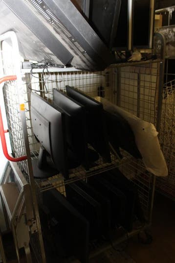 partij diverse monitoren ca  15 stuks, Excl container, Computers en Software, Nieuw