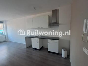 Leiden: Flat, 26 m², 1 kamer, €481 huur