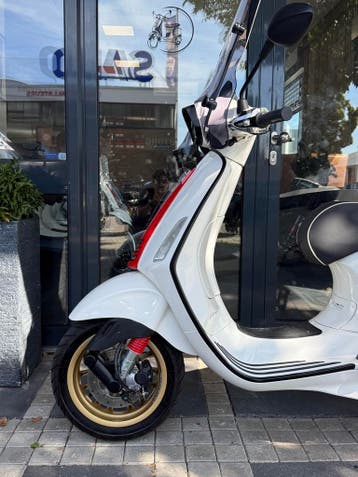 Vespa Sprint IGET E5 45km/h | Led | 2200km! | BTWer, Gebruikt, Overige modellen, Maximaal 45 km/u, Ophalen of Verzenden