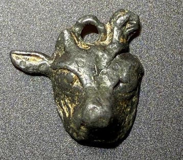Oud-Romeins Brons Zeldzame zoomorfische amulet-hanger met
