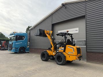 Giant G2700 X-TRA HD+ minishovel GEEL (veel opties: tandempo, Ophalen, Wiellader of Shovel