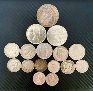 Wereld. Lot of 16 silver coins from around the world (Zonder