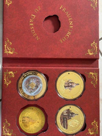 Wereld. Medal ND Giganten Frauenkirche Dresden 3 x 110g mit