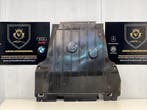 Renault Clio Estate motor beschermplaat bj.2017 758903856R, Gebruikt, Renault