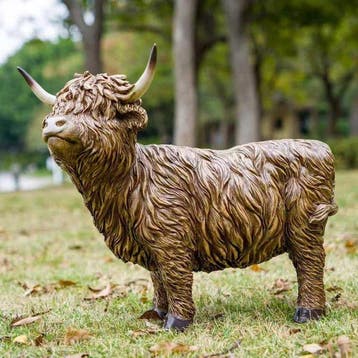 Sculptuuur voor buiten, Scottish Highland Cow Statue –