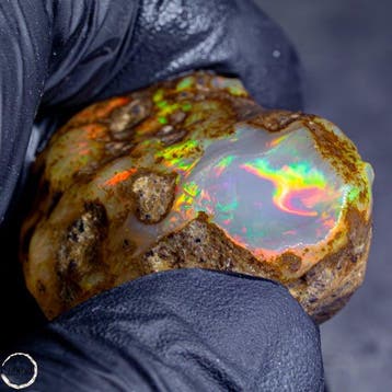 Crystal Opal – Vloeibaar vuur in pure natuurlijke vorm