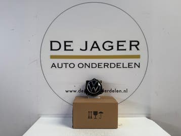 VW GOLF CAMERA EMBLEEMSLUITING LOGO KOFFER ACHTER 5H0971375, Ophalen, Gebruikt, Achter, Volkswagen