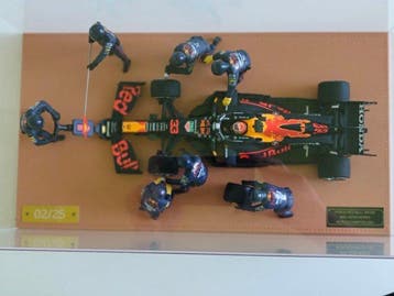 LUXBOX - Diorama HONDA RED BULL RB16B DIORAMA PIT STOP -, Nieuw