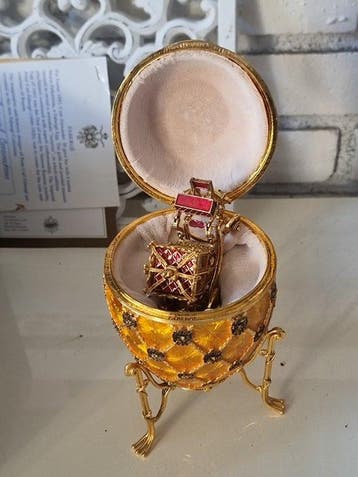 Fabergé ei - Fabergé-kronings-ei, koninklijke koets, - 24 kt, Antiek en Kunst, Curiosa en Brocante