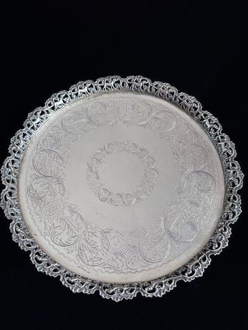 ALVES PINTO - Dienblad - .833 zilver - Regal Canine Motif