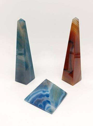 Beeldje - Obelisco e Piramide (3) - Agaat, Antiek en Kunst
