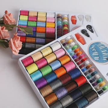 Uitgebreide Naaiset: 64 Kleuren Polyester Garen Spoelen voor, Verzenden, Nieuw
