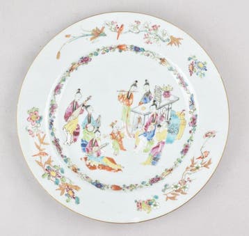 Bord - decorated in the famille rose palette with fine