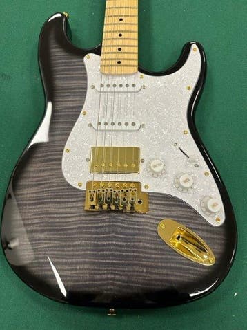 M.J.DOUGLAS - St-Q05 bkg - - Elektrische gitaar, Nieuw