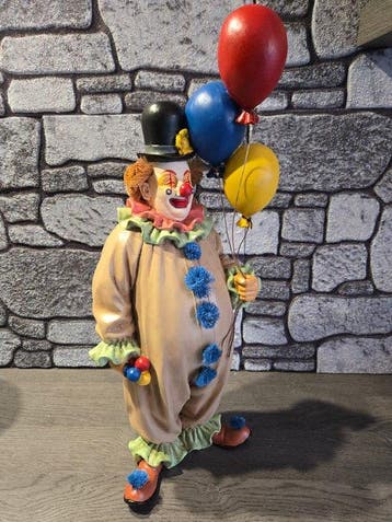 Jun Asilo - Beeld, Clown met ballonnen - Juno Asilo - 52 cm