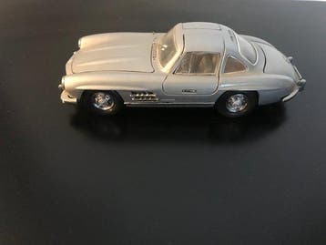 Franklin Mint 1:24 - Modelauto - Mercedes-Benz 300 SL, Nieuw