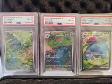 Pokémon - 3 Graded card - Bulbasaur, Ivysaur, Venusaur Full, Hobby en Vrije tijd, Verzamelkaartspellen | Pokémon, Nieuw