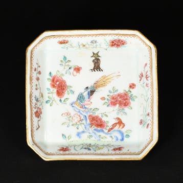 Dienblad - Wapenbord in Famille Rose-stijl met decor van, Antiek en Kunst