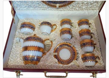 Koffie- en theeservies (16) - Porselein - Koffieset in, Antiek en Kunst, Antiek | Meubels | Tafels
