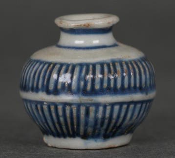 Jiajing (1522-1566) - Pot - Blauw-witte bolvormige vaas uit