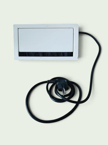 Stekkerblok inbouw, wit metaal, 280 x 140 mm buitenafmeting, Ophalen, Nieuw