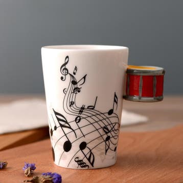 Keramiek mok Trommel rood (Muziek, Mokken), Ophalen of Verzenden, Nieuw