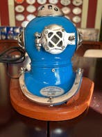Duikhelm - DIVING HELMET AND LAMP - Staal, Emaille, Messing,