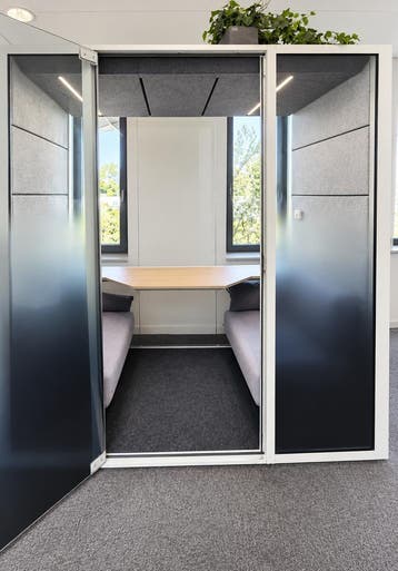 Ahrend Belcel - Voor 2 personen - Nieuwprijs 25000.00 Euro, Verzenden