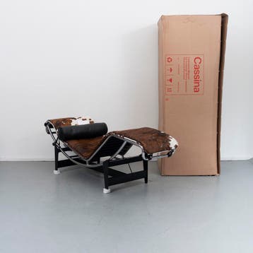 2x Cassina Le Corbusier LC4 Chaise Longue Ponyhuid Tricolor, Eenpersoons, Overige materialen, Nieuw, Ophalen of Verzenden