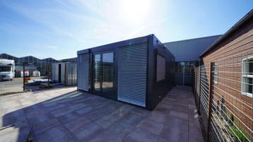 Luxe, prefab kantoorunit. Modern en stijlvol