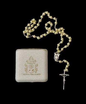 Paus Franciscus - Rozenkrans bij de privé-audiëntie -