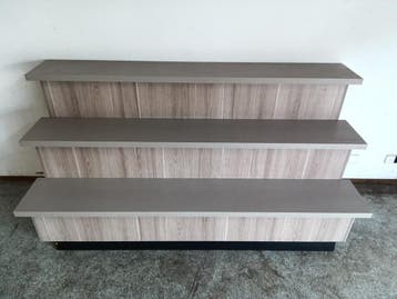 Bloemenrek met 3 etages – B200 x D80 x H102 cm, Gebruikt
