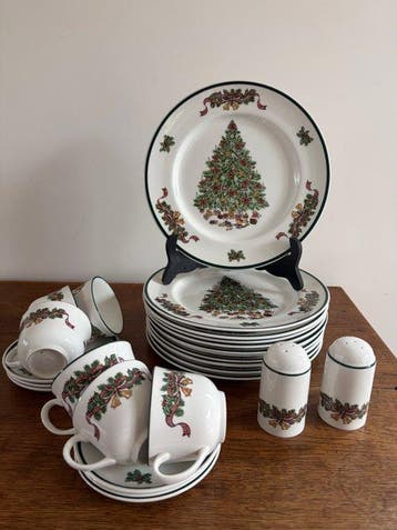 Johnson Bros. - Bord (25) - borden, koffiekopjes/schotels en