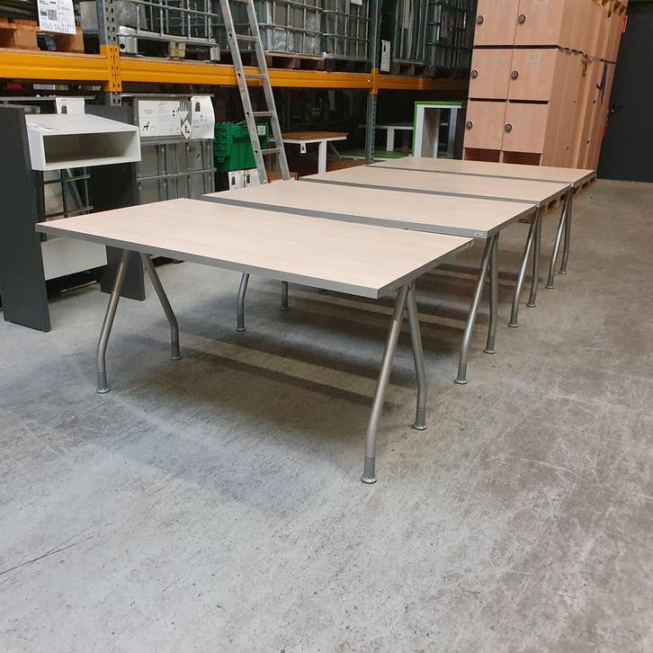 Steelcase kantinetafels - 140x80 cm (alleen per set), Zakelijke goederen, Kantoor en Winkelinrichting | Kantoormeubilair en Inrichting
