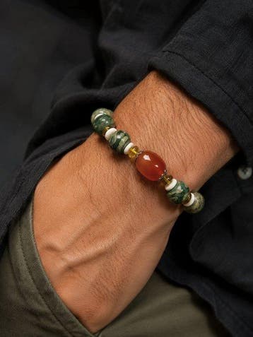 Tibetaanse armband van groene agaat met DZI-kralen –