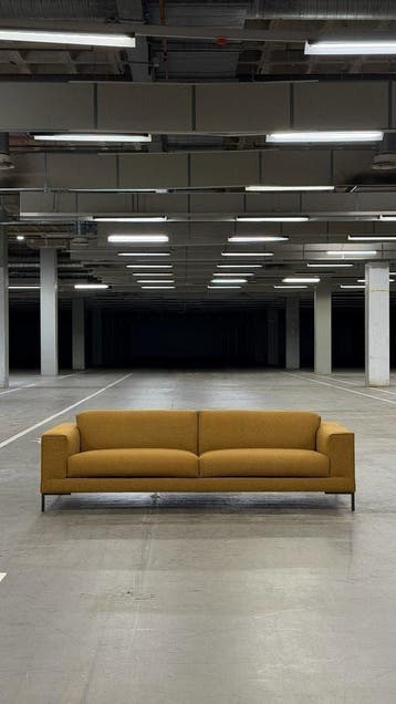Design on Stock Aikon 4-zits | NIEUWSTAAT + Garantie, 100 tot 125 cm, Stof, Ophalen of Verzenden, Zo goed als nieuw