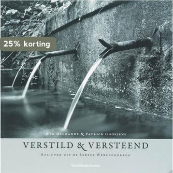 Verstild en Versteend - W. Degrande 9789058264688, Boeken, Verzenden, Gelezen, W. Degrande