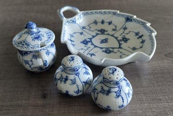 Royal Copenhagen - Zout- en pepervaatjes (4) - Musselmalet -, Antiek en Kunst