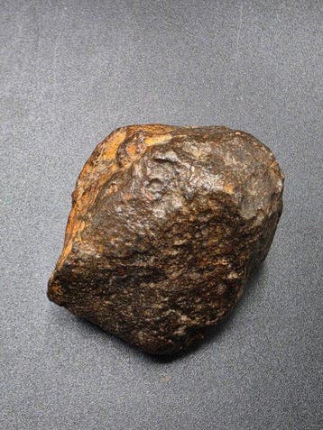 meteoriet Chondrite meteoriet - Hoogte: 5 cm - 173 g